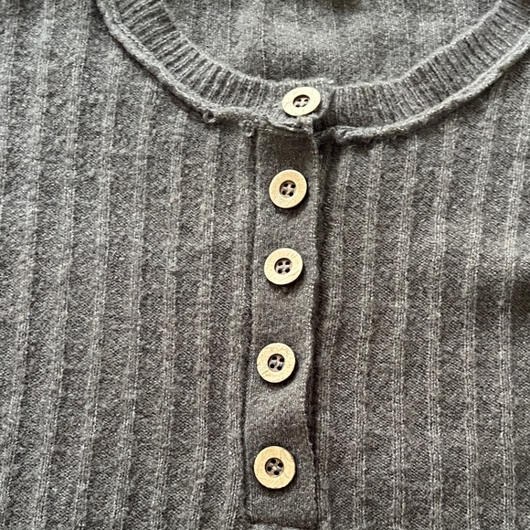 Free People Gray Ribbed Sweater - Picture 4 of 9